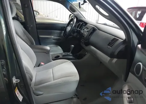 2011 Toyota Tacoma Prerunner V6 z USA, uszkodzony, nr VIN 5TFJU4GN6BX006381